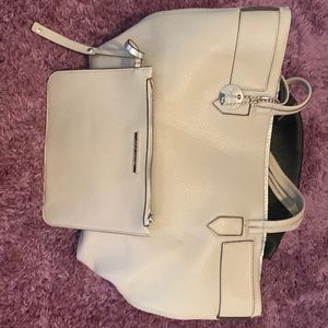 STEVE MADDEN TOTE W/MAKE UP BAG